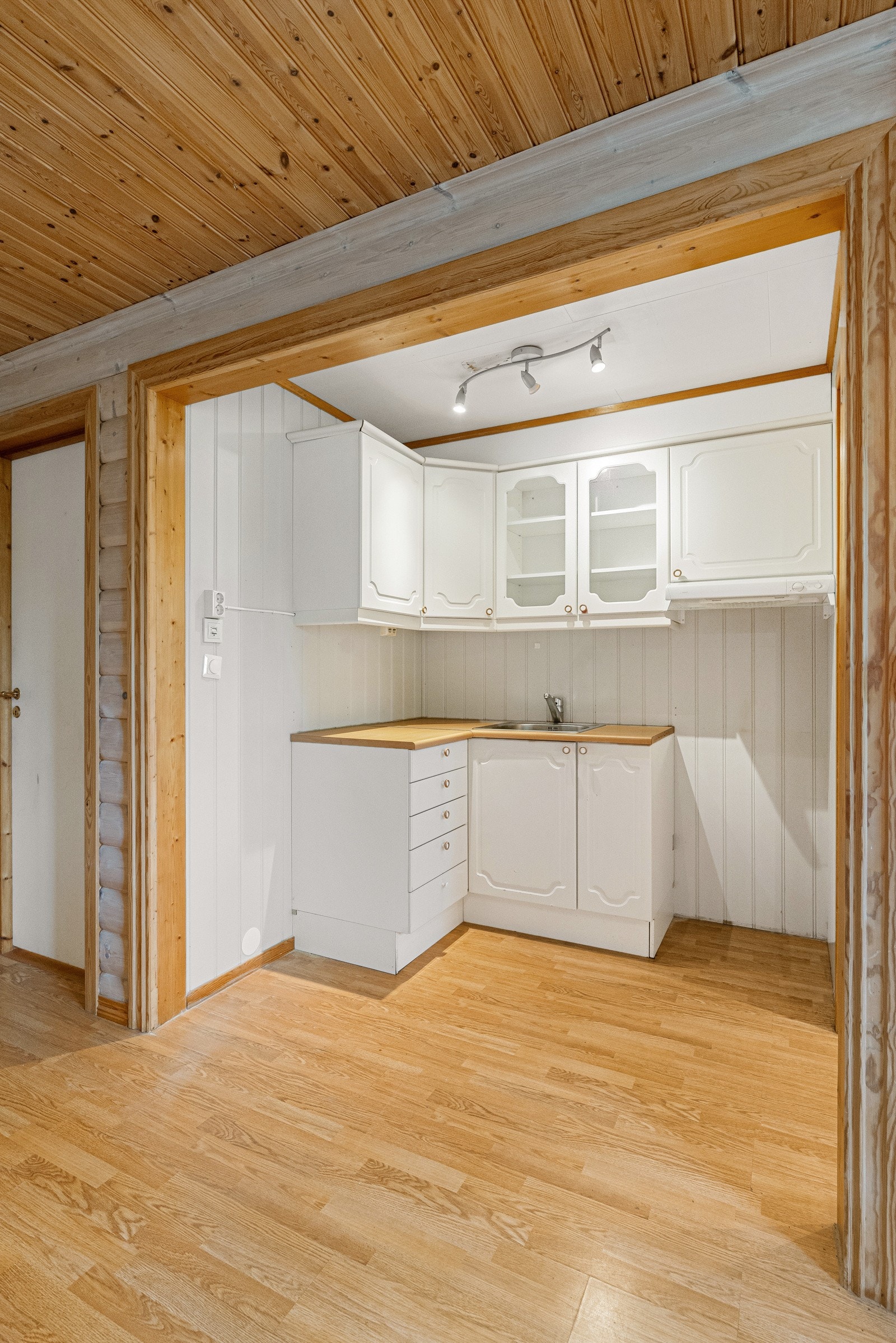 Kjøkkeninnredning antatt fra byggeår Galleribilde