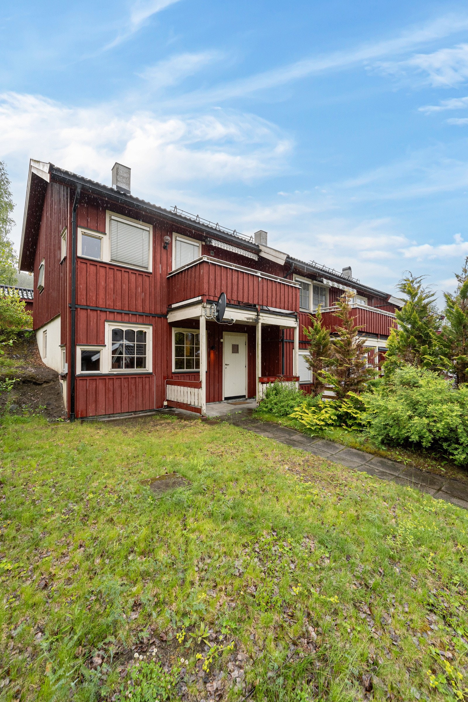 Fine turmuligheter i umiddelbar nærhet og kort vei opp til Skålerudhuken som er et populært turmål i nærområdet Galleribilde