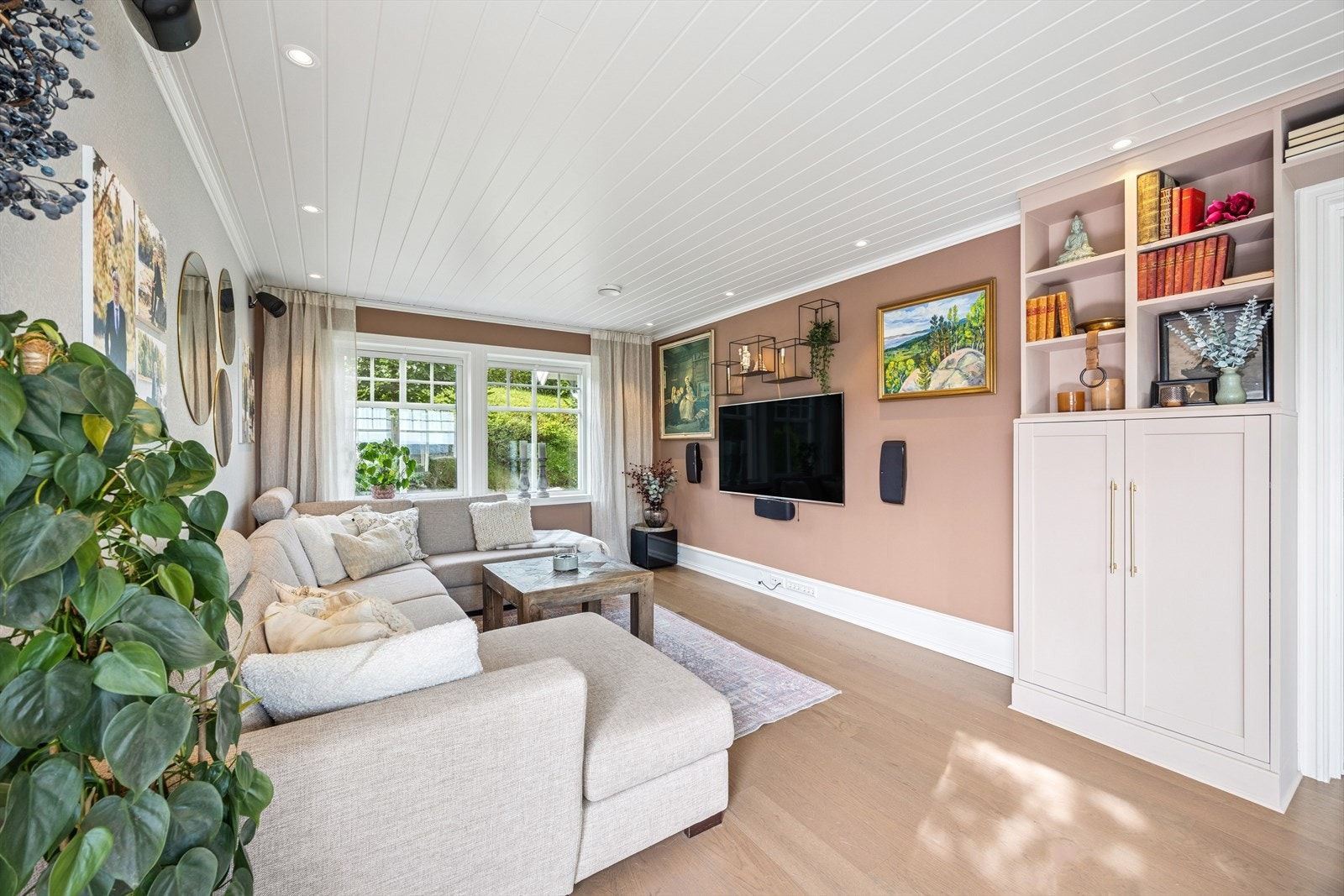 Legg merke til den enstavede parketten. Galleribilde