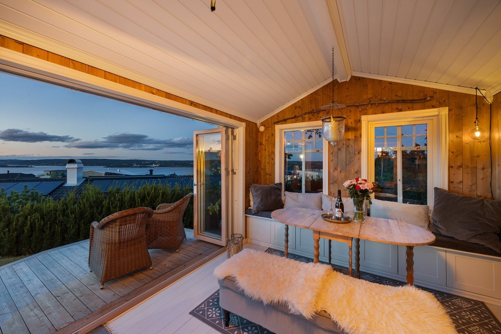 Kveldsstemning i annekset. Galleribilde