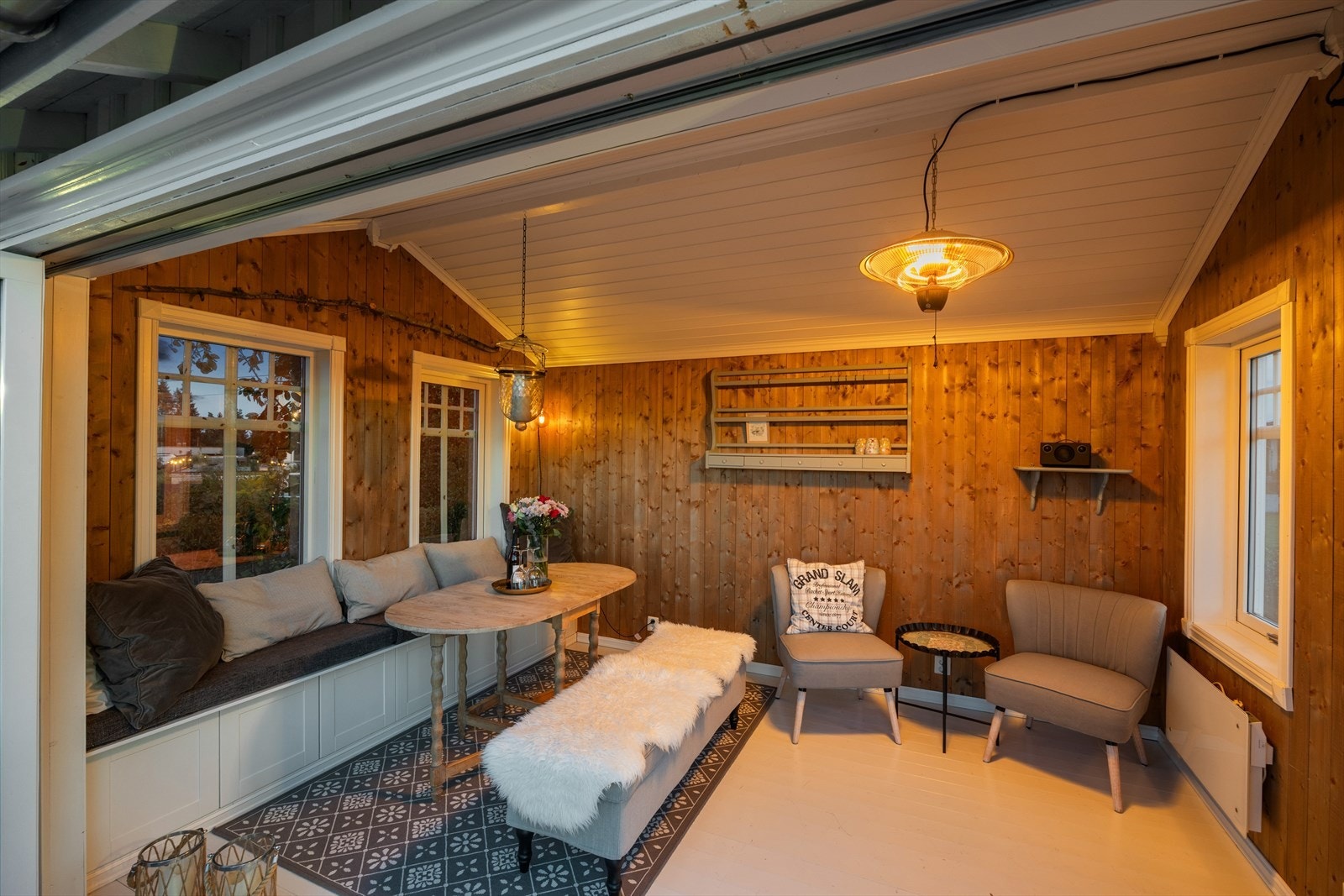 Kveldsstemning i annekset. Galleribilde