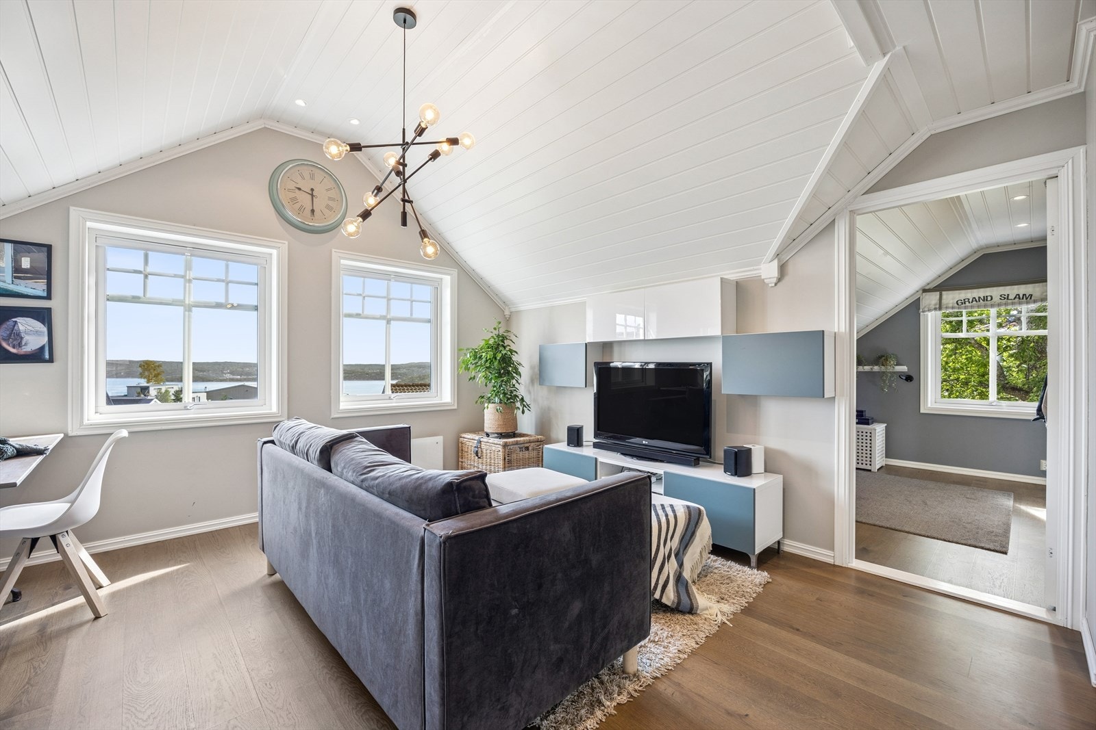 Stue i 2.etasje - perfekt for store og små! Galleribilde