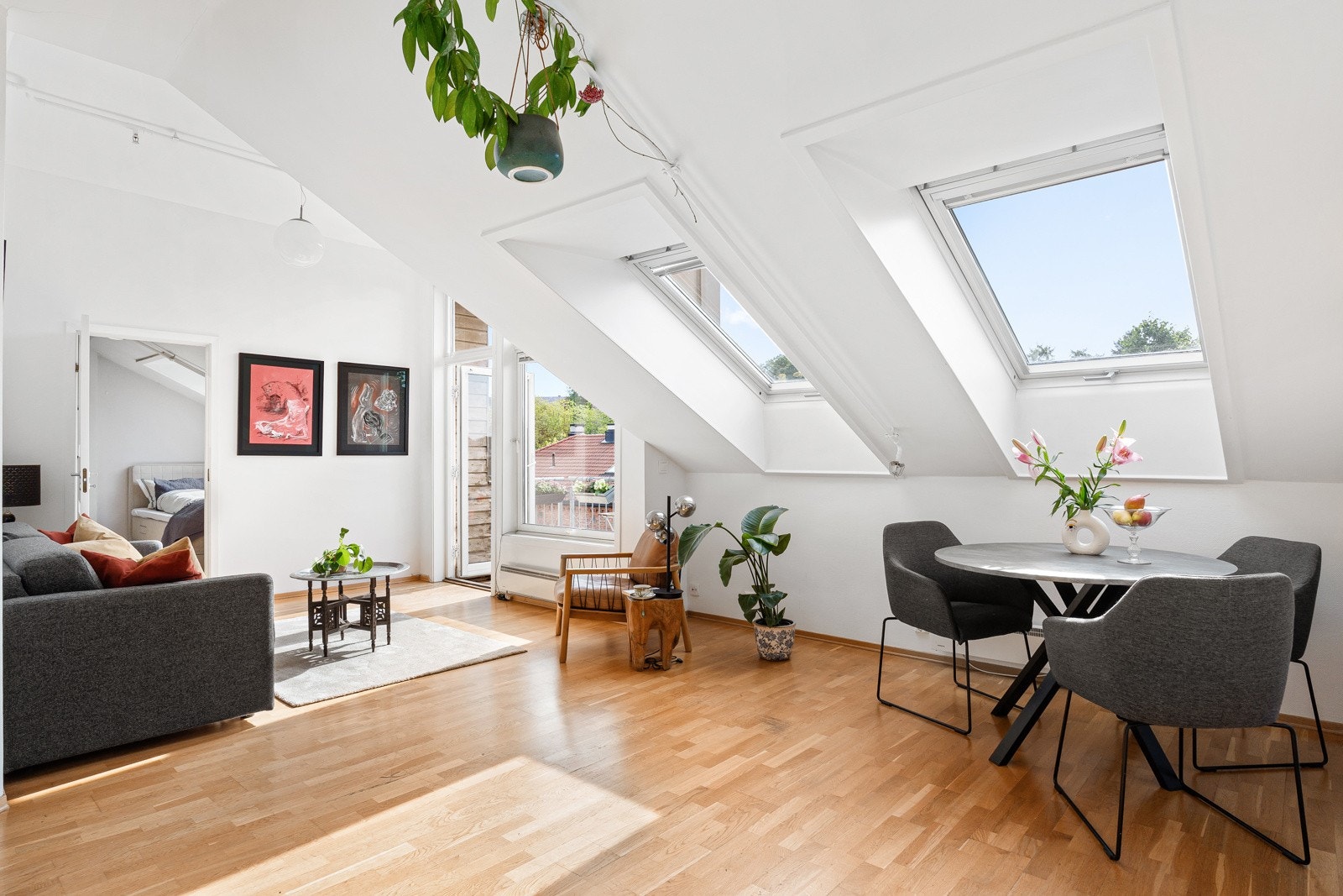 Velkommen til Lakkegata 68 A og en lys, åpen 3-roms selveierleilighet med heis og balkong Galleribilde