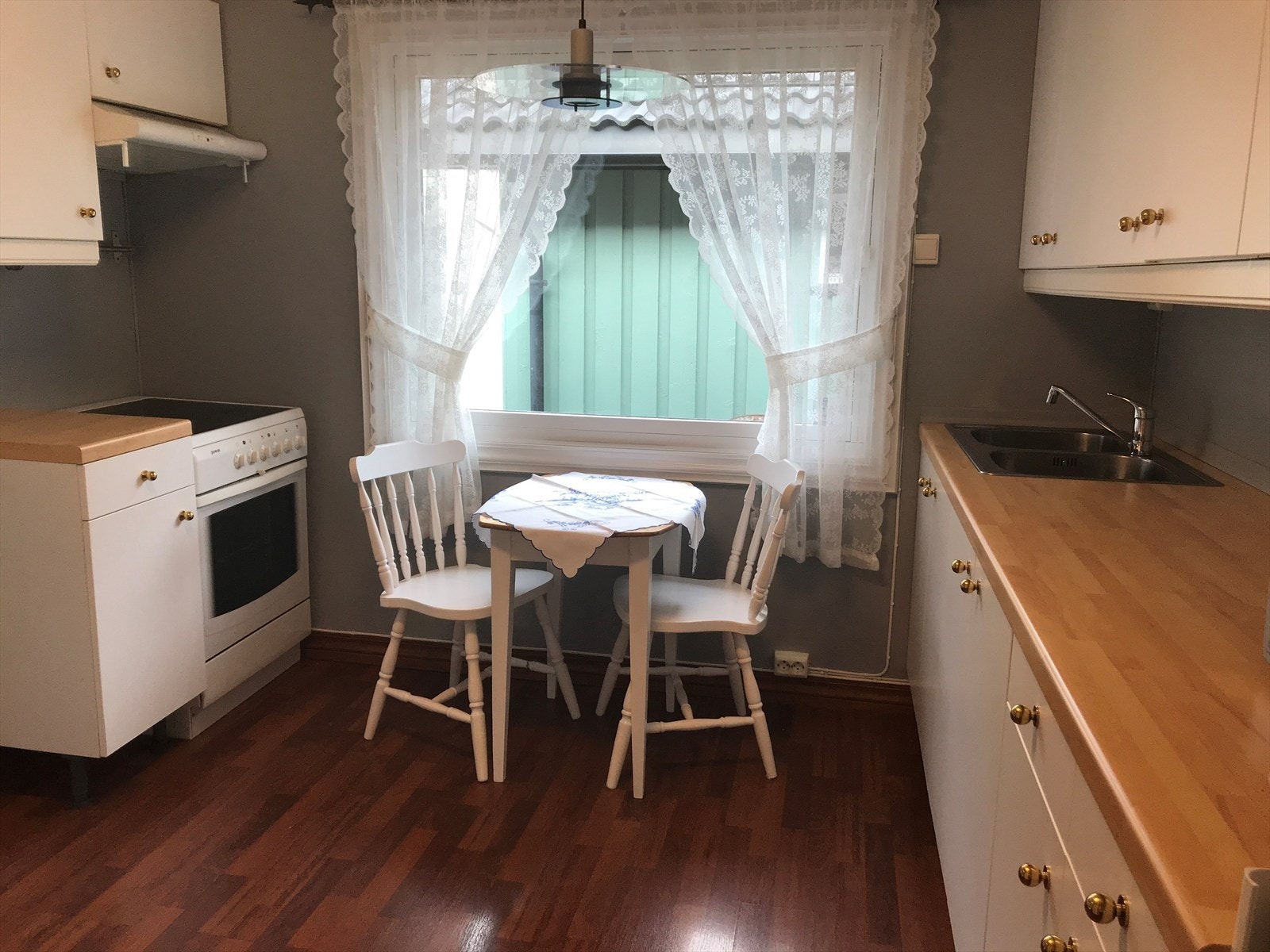 Utleie del - Kjøkken i utleiedel (selgers bilde) Galleribilde