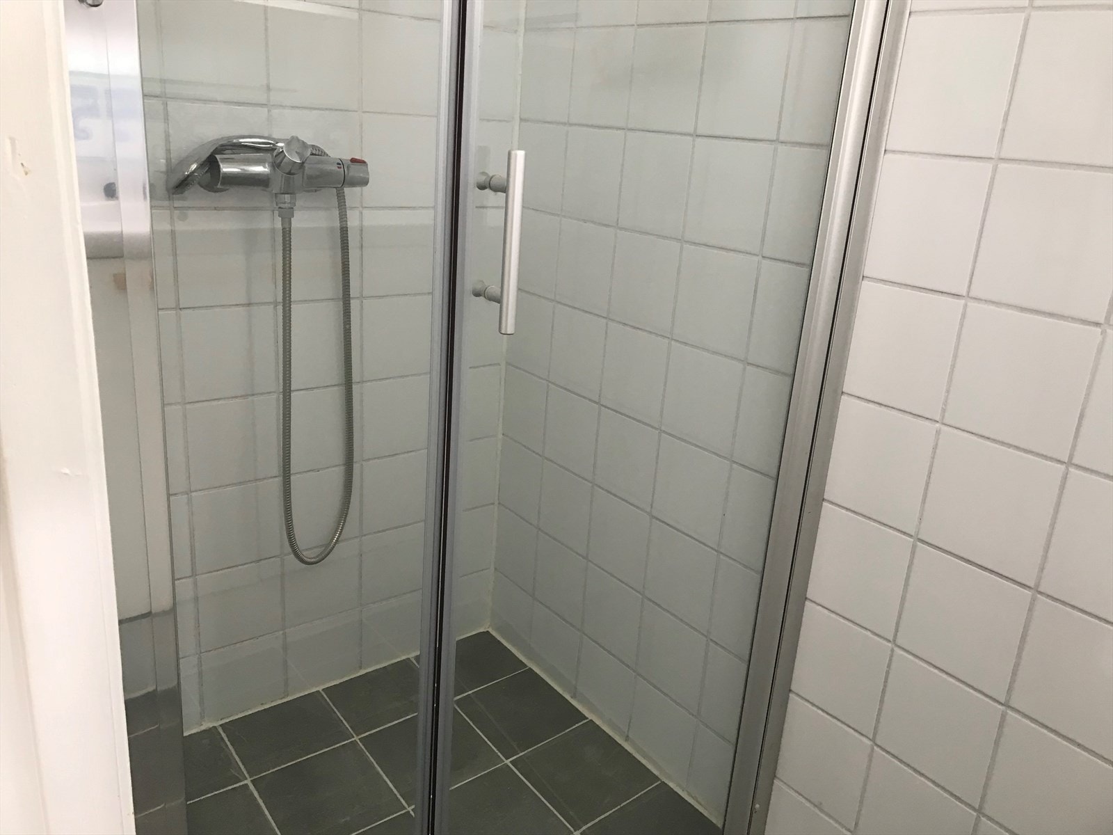 Bad i utleidel (selgers bilde) Galleribilde