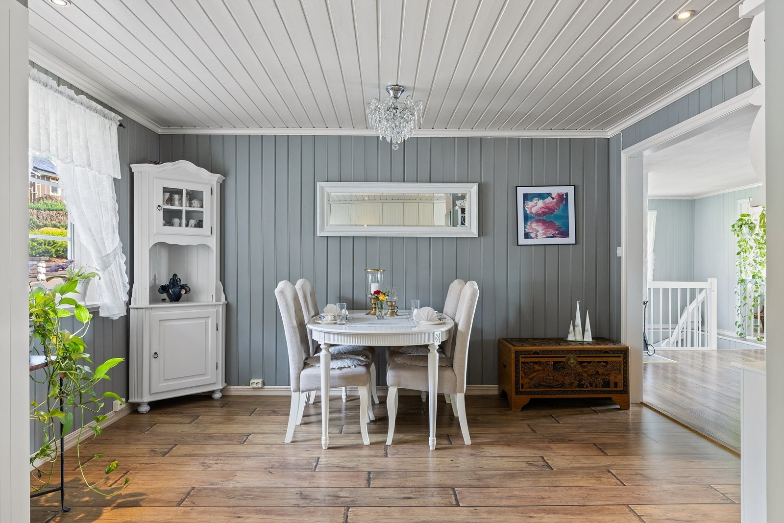 En fin plass for både morgenkaffen og lange måltider Galleribilde