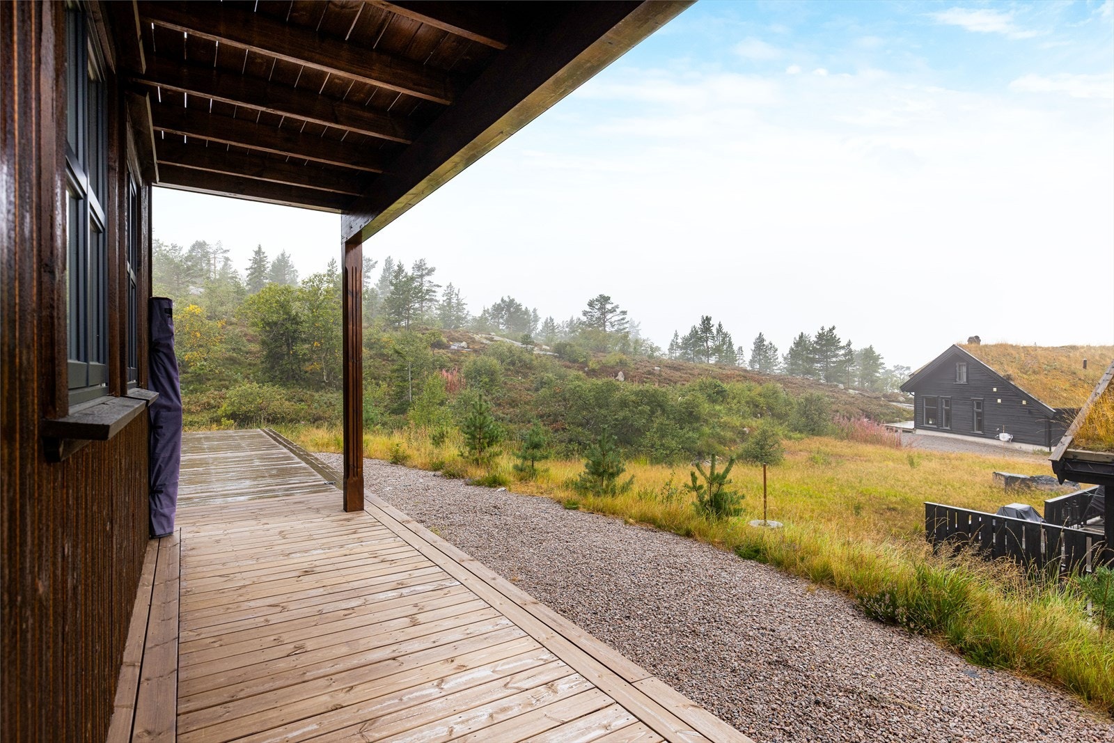 Eiendommen har sol hele året, og helt til kl. 22 sommerstid! Galleribilde