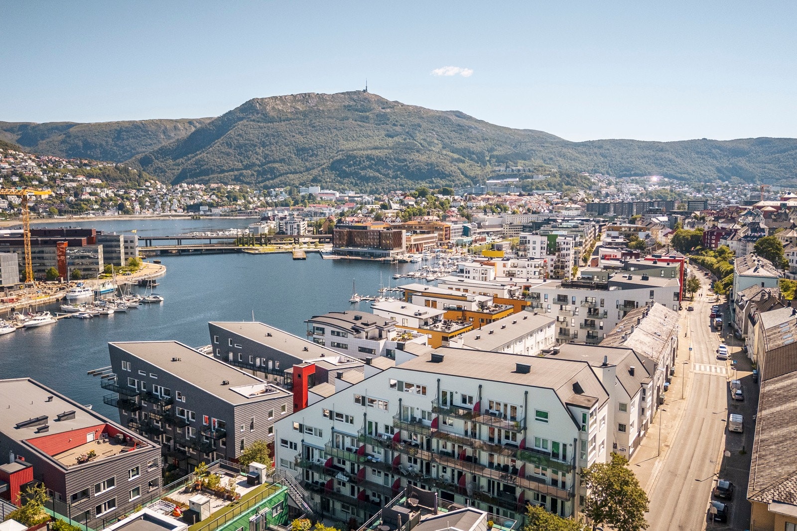 - Sameiet har felles atrium som er godt skjermet og pent opparbeidet - Galleribilde