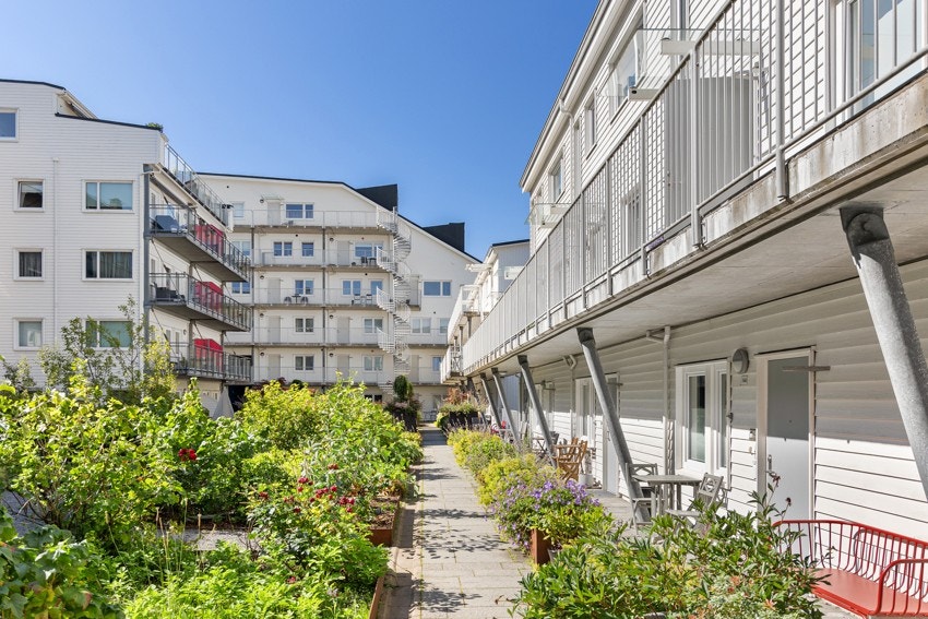 - Sameiet er veldrevet og har fine utvendige fellesarealer - Galleribilde