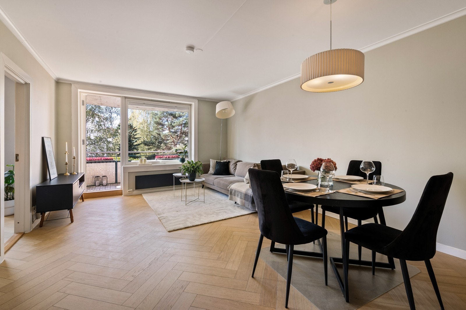 Borettslagsleilighet i populære Blåfjell Borettslag med flotte grøntarealer rett utenfor døren Galleribilde