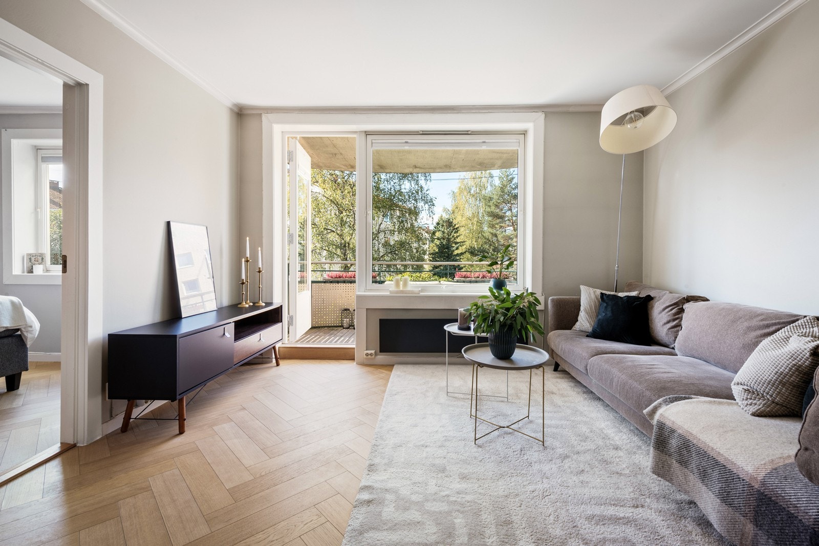 Gjennomgående og romslig 3-roms med en god planløsning Galleribilde