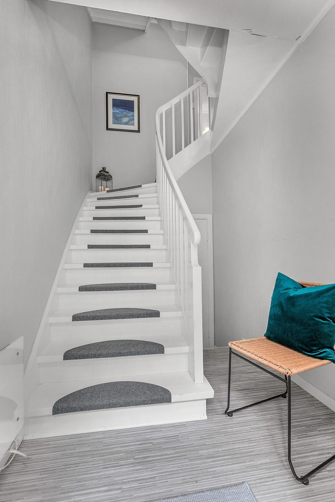 Oppgang fra 1. etasje Galleribilde