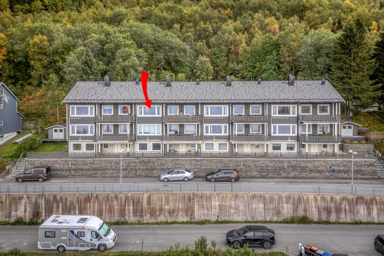 Herfra er det god utsikt over Narvik havn og Ofotfjorden. Galleribilde