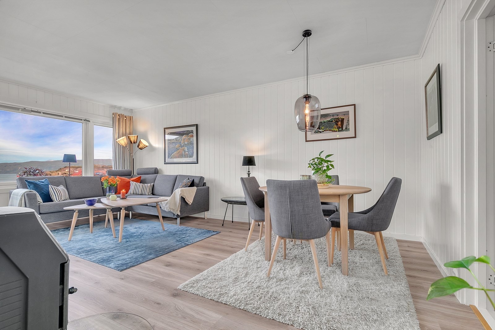 Andelsleilighet beliggende på Fagernesskrenten ca 3km fra Narvik sentrum. Galleribilde