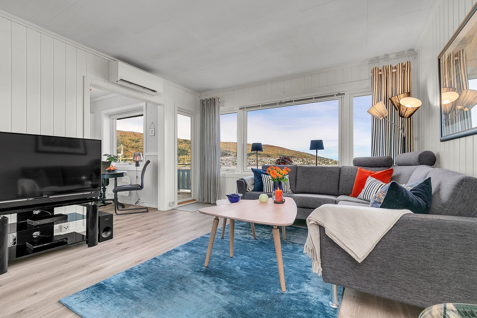 Herfra er det god utsikt over Narvik havn og Ofotfjorden Galleribilde