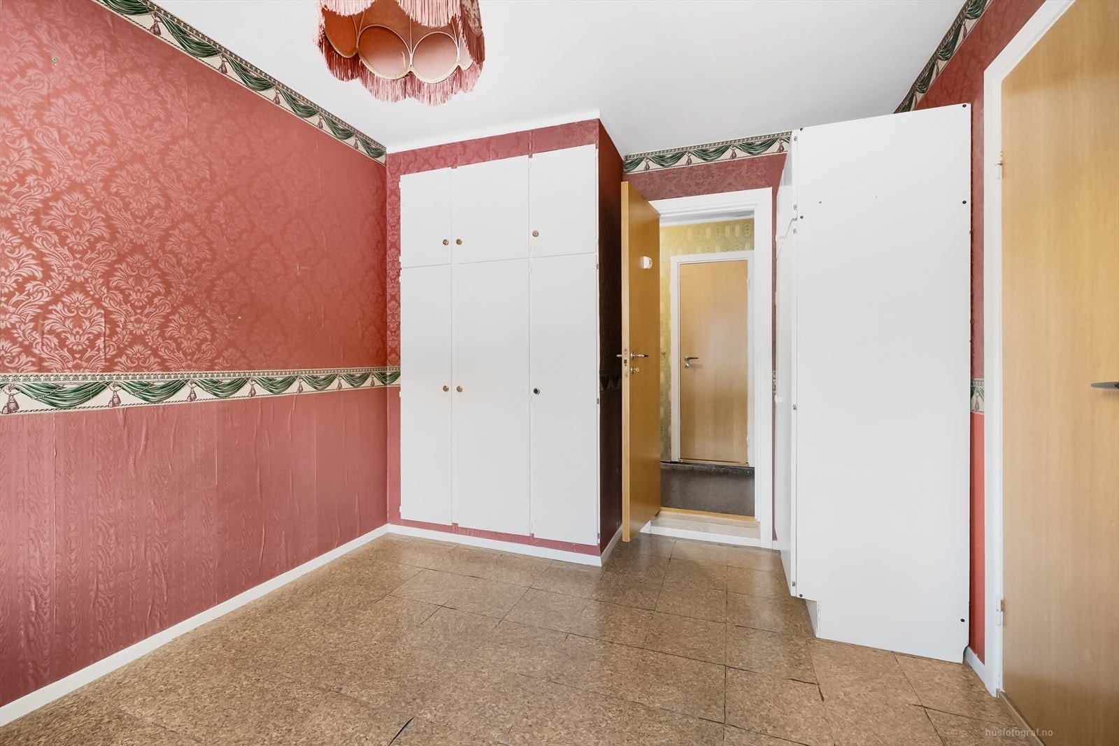 Innebygd garderobeskap. Galleribilde