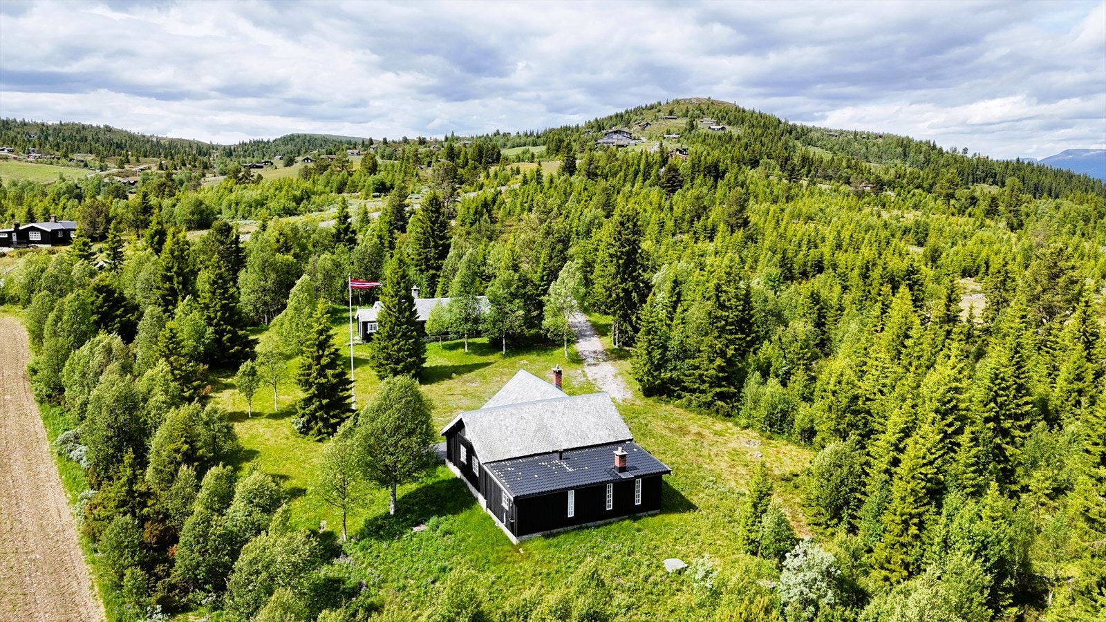 Velkommen til vakre Guriset og Gurisetvegen 187 og 189 på Golsfjellet Galleribilde