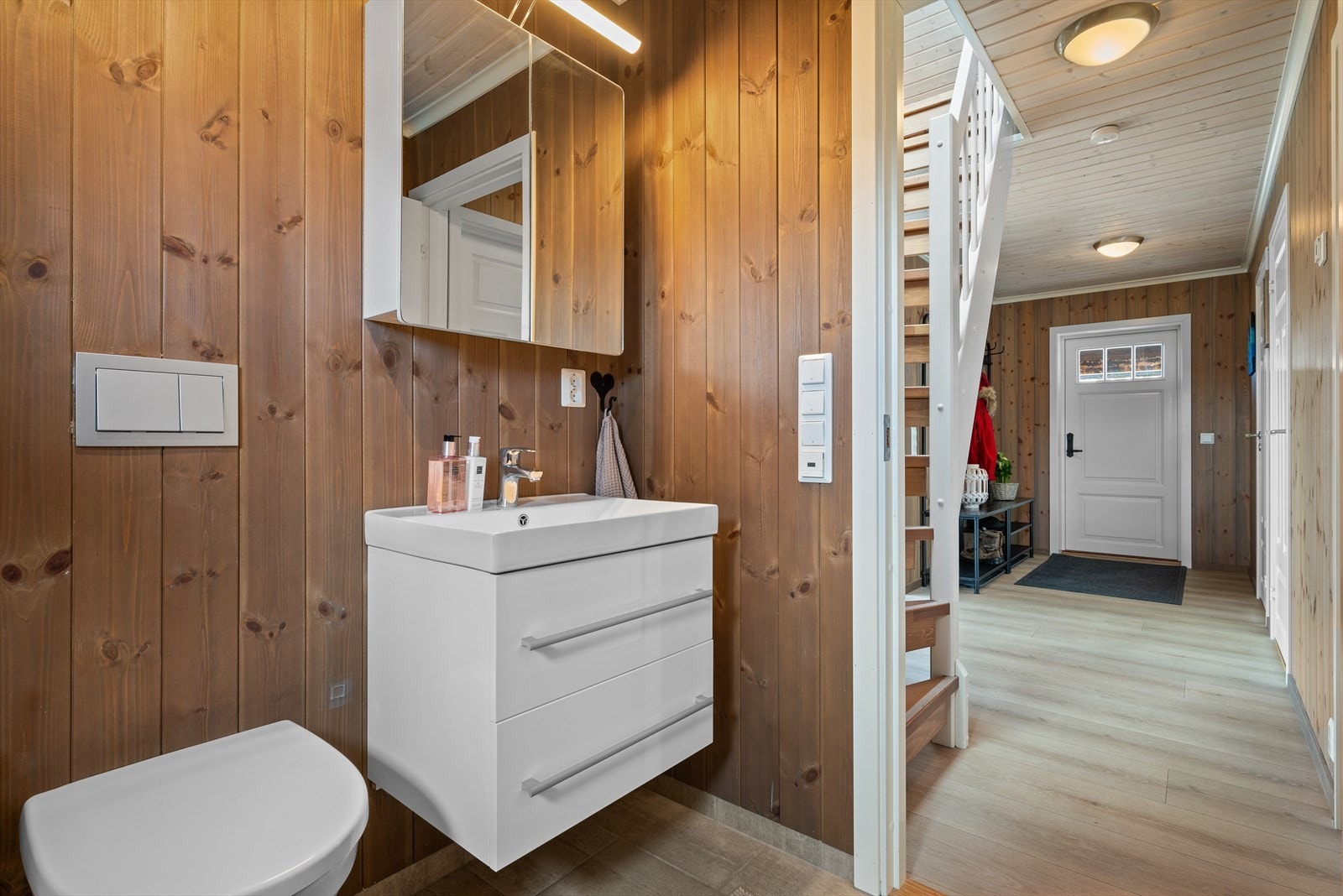 Badet er på 4,5 kvm. Galleribilde