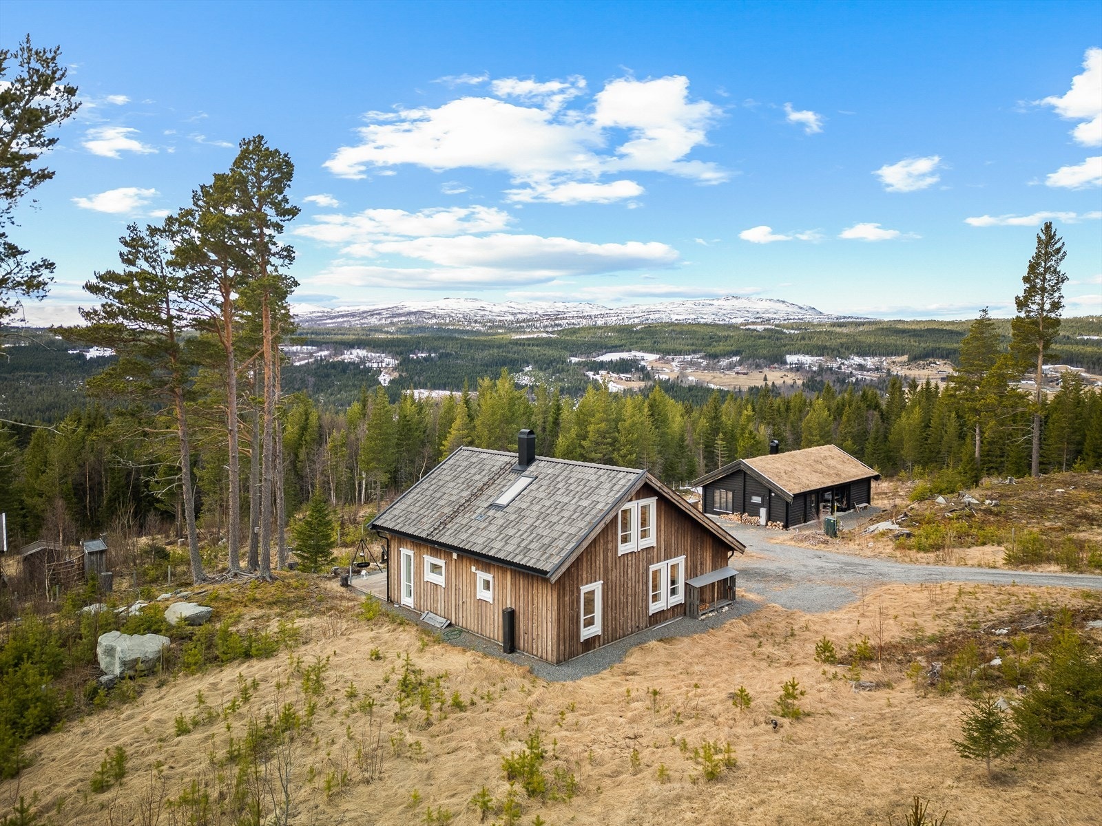 Hytta er ideell for helgeturer, og ligger rundt 1 time og 20 minutter fra Trondheim sentrum. Galleribilde