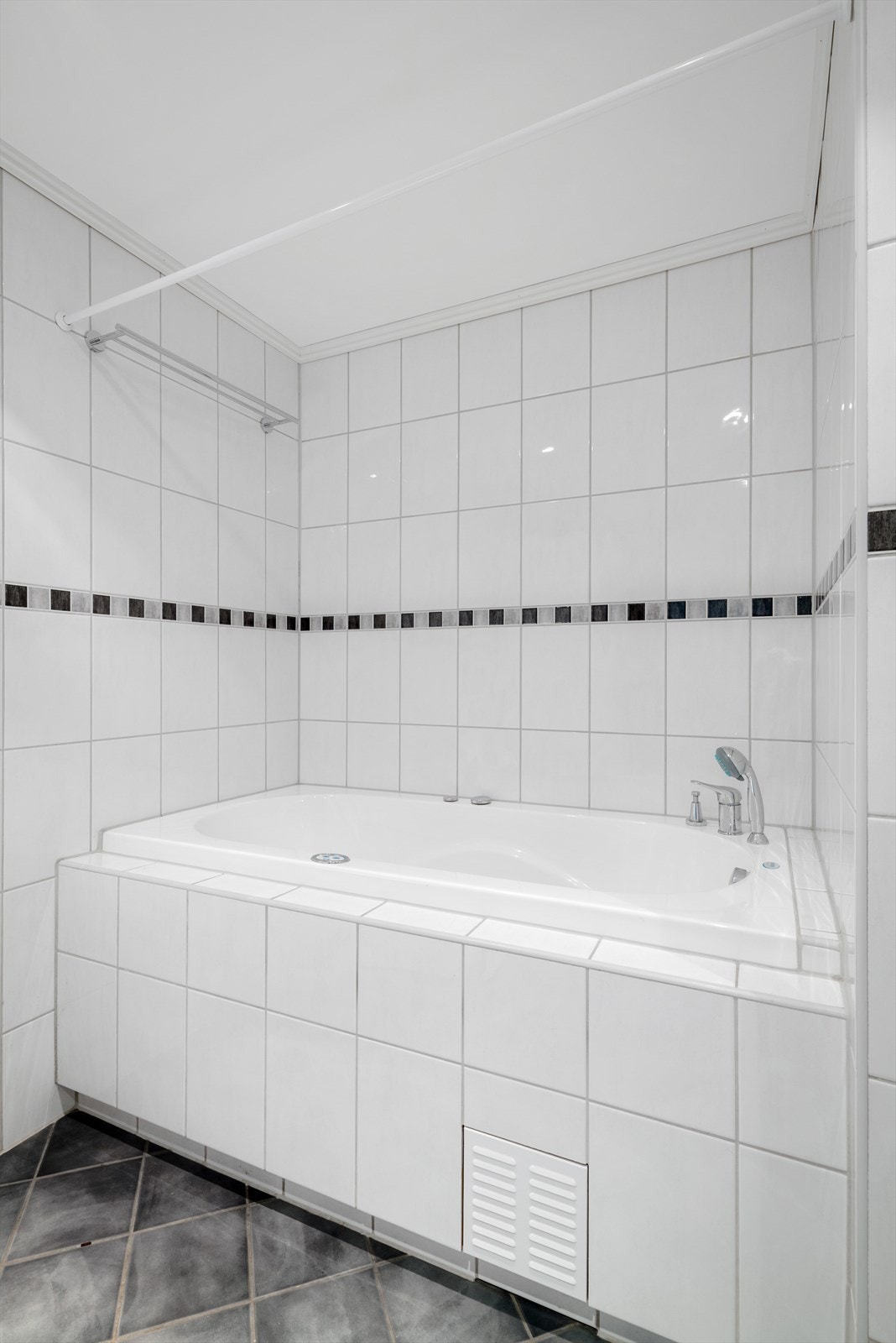- Både badekar og dusj - Galleribilde
