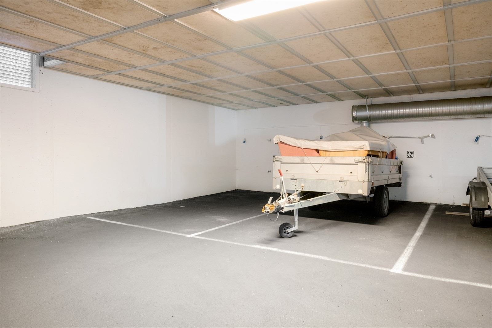 - Parkeringsplassene ligger i felles lukket garasjeanlegg under bygget - Galleribilde