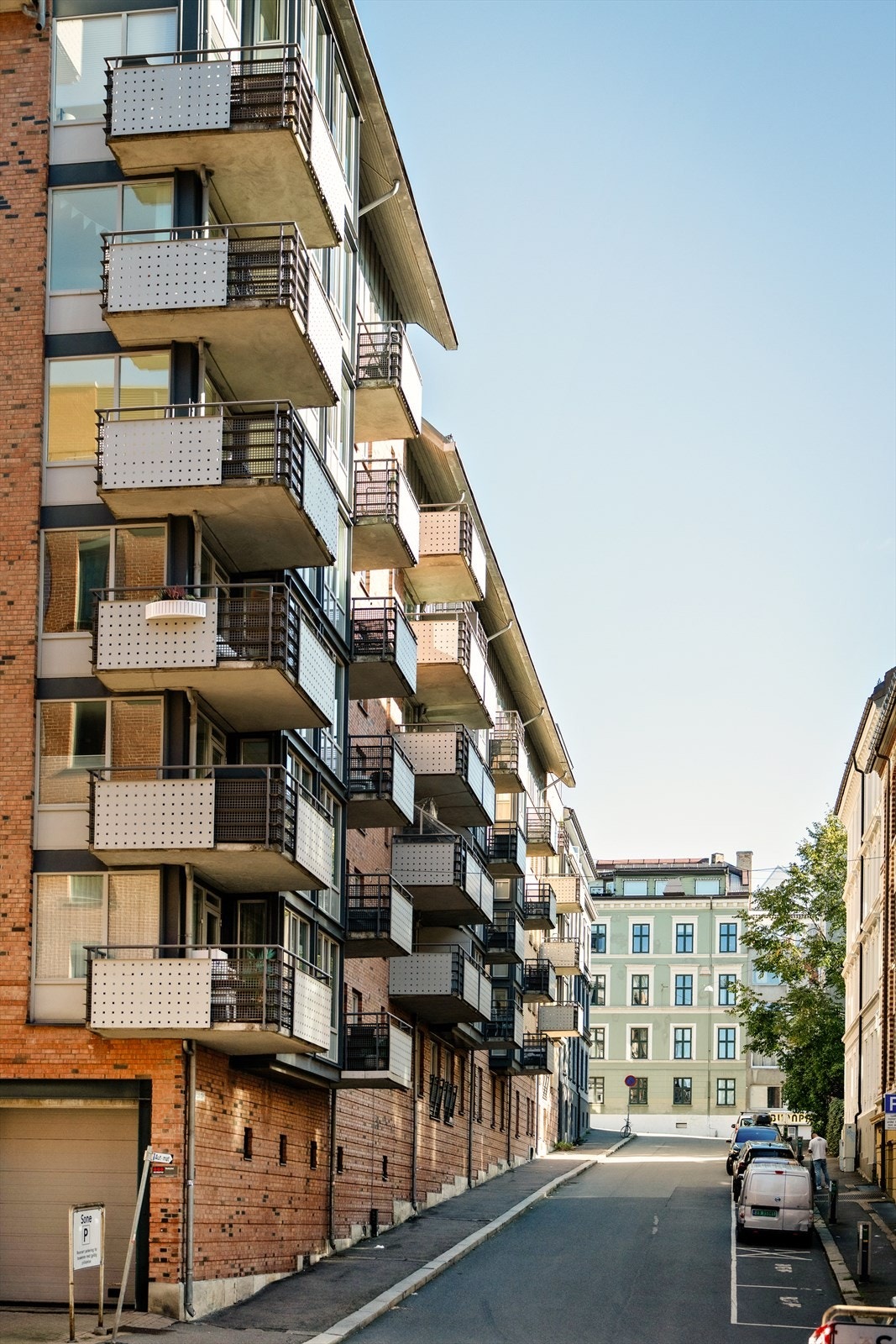 Falbes gate 18 ligger i et attraktivt område som kombinerer rolige bygårder med nærhet til sentrum. Galleribilde