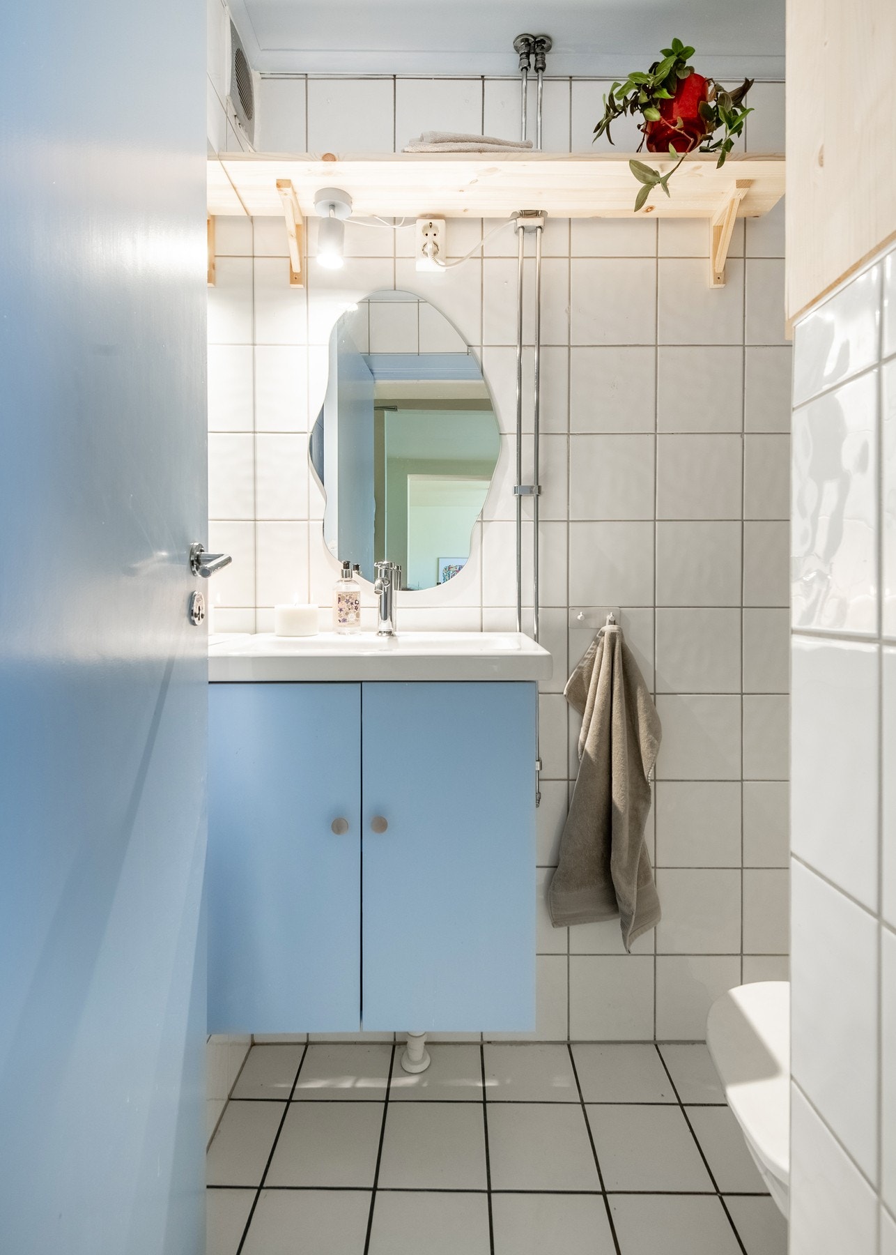 Badet ble ifølge tidligere salgsoppgave pusset opp i regi av borettslaget i 2005. Galleribilde