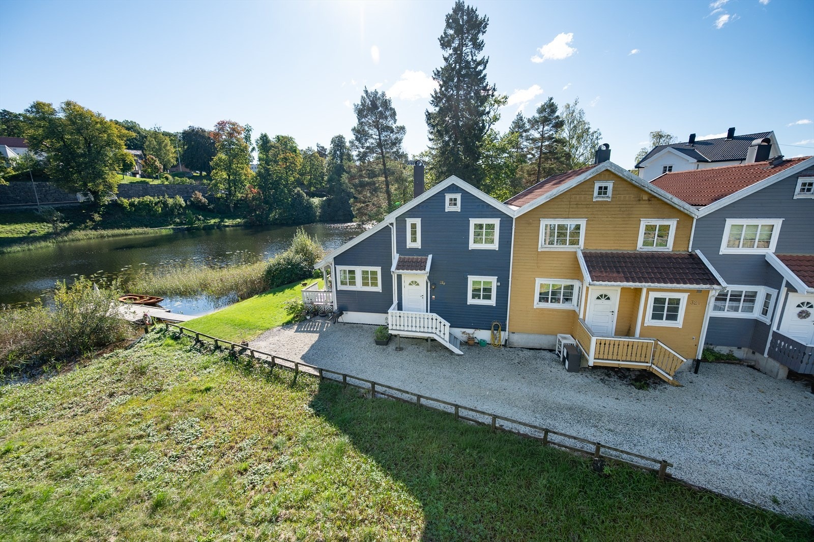 Enderekkehus mot grense mot Langsævannet Galleribilde