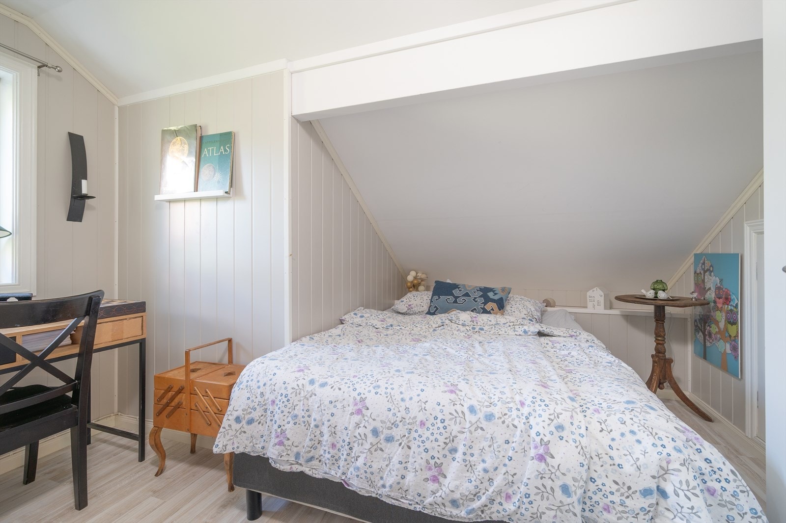 Soverom 3 er opprinnelig godkjent/omsøkt som bod. ( Rommet er utvidet ved at knevegg er flyttet inn, endringen er ikke omsøkt) Galleribilde