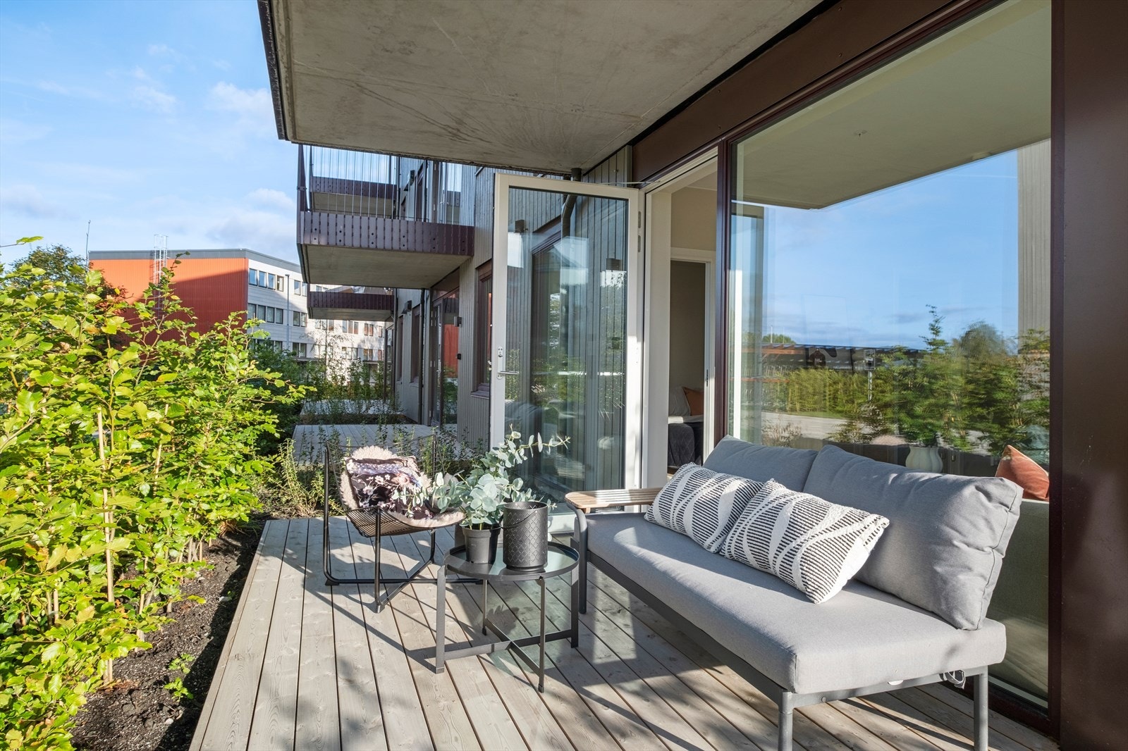 Terrassen er på hele 20kvm. Galleribilde