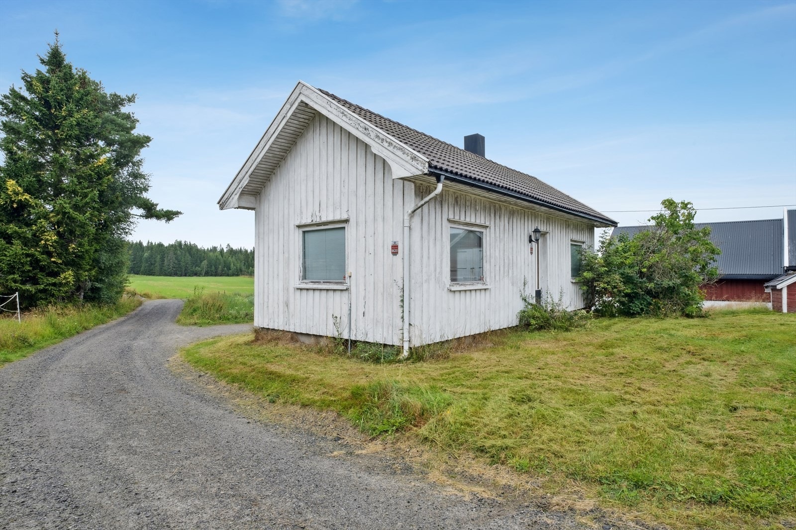 Kårboligen er ikke beboelig, og har behov for betydelige oppgraderinger for å oppnå normal bostandard. Galleribilde