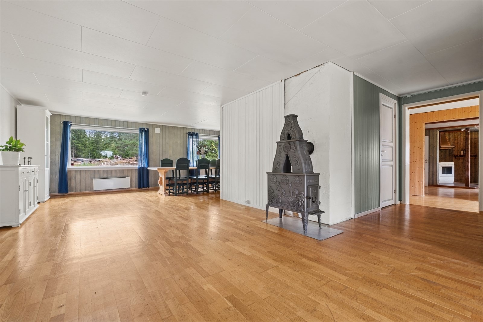 Den store stuen har en god planløsning som gir deg flere innredningsmuligheter. Galleribilde