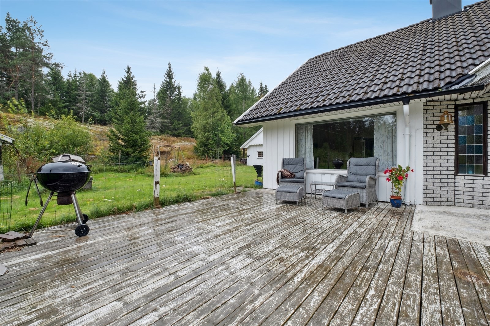Man har også en stor og solrik terrasse. Galleribilde