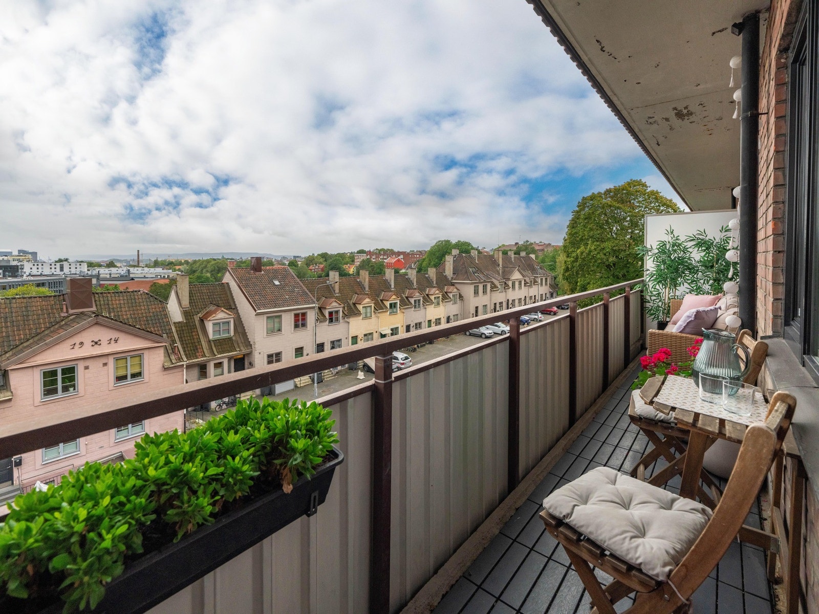 Den sydvendte beliggenheten gir deg sol nesten hele dagen. Galleribilde