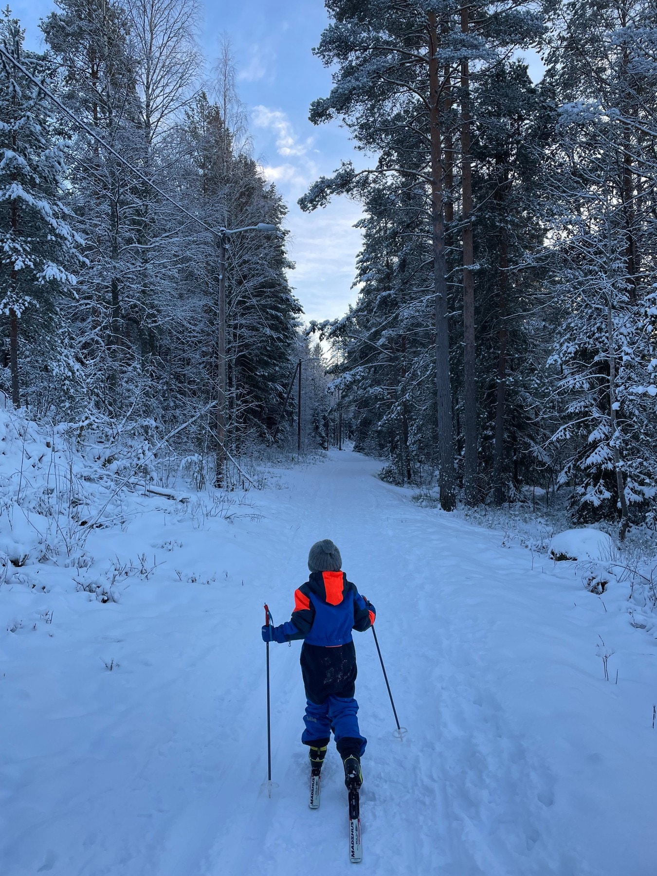 For turer i lysløypa kan man spenne på seg skiene på terrassen - og så ligger en 3,7 km runde klar! Galleribilde