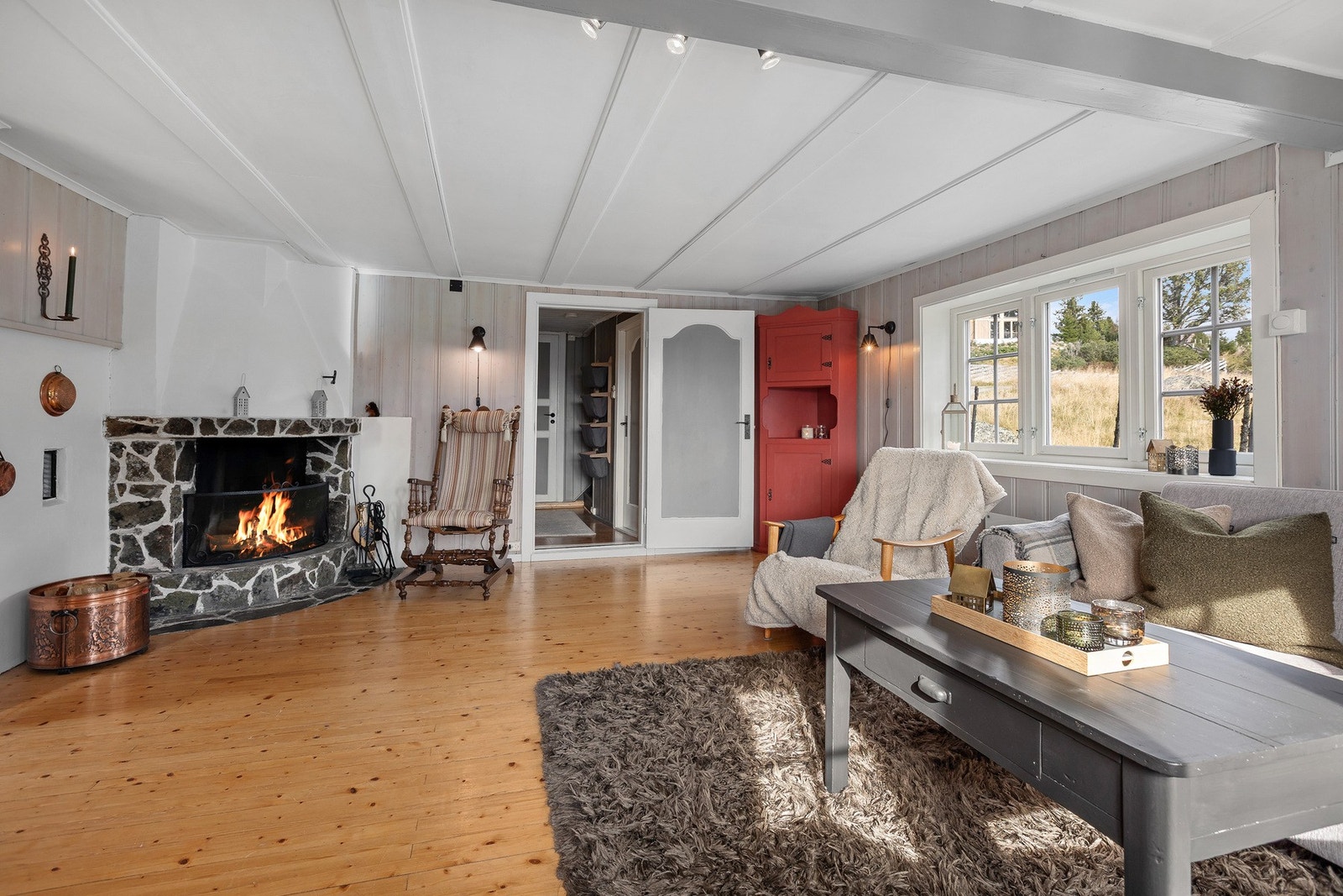 Hytta i Geitstigen 20 på Nordseter byr på den perfekte kombinasjonen av tradisjonell hytteidyll og moderne komfort. Galleribilde