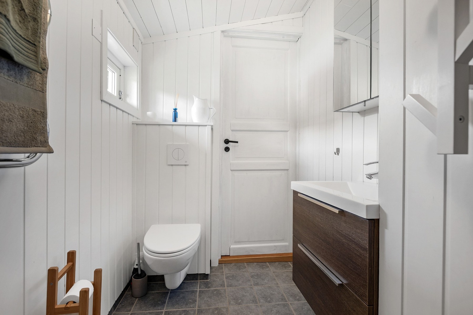 Badet har opplegg for vaskemaskin. Galleribilde