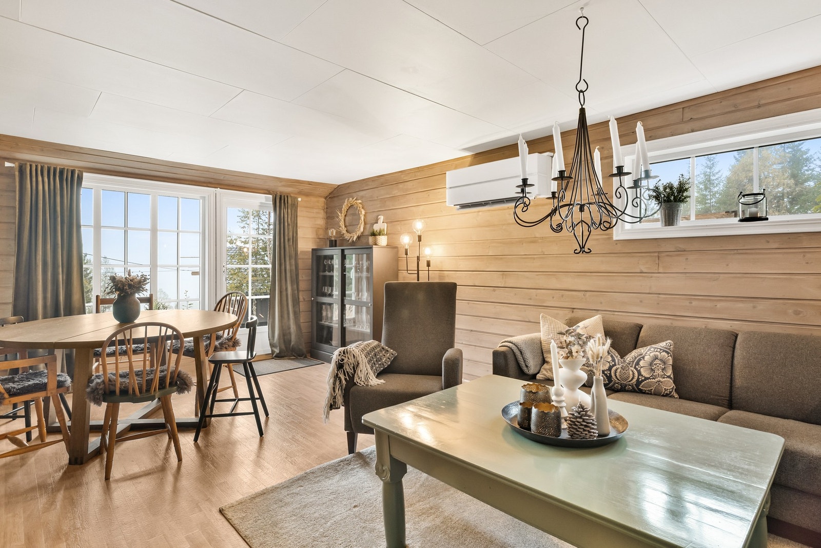 Tilkomst ut til flotte uteområder med gode muligheter for både ro og aktivitet Galleribilde