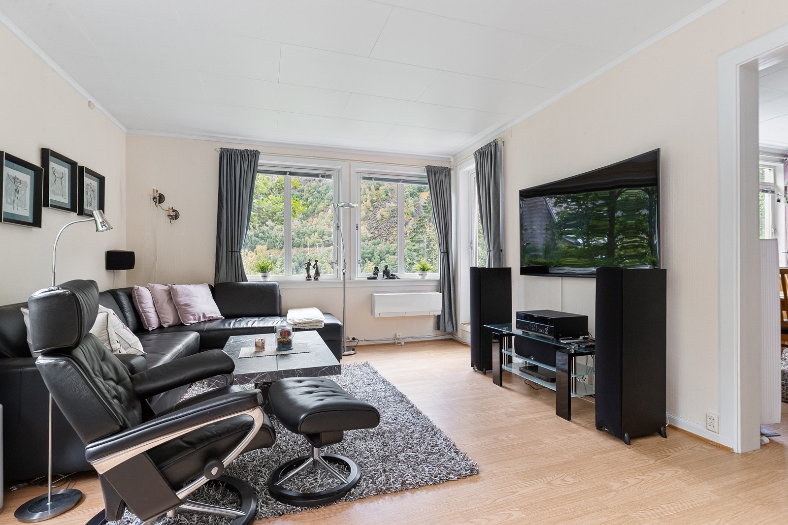 Stuen er utstyrt med varmepumpe Galleribilde