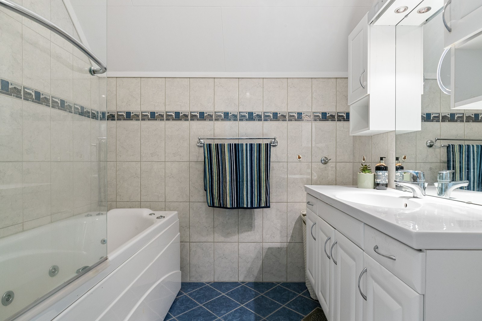 Badet ligger også i 2. etasje Galleribilde