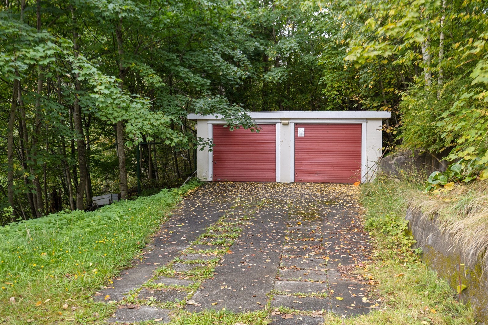 Garasje (deles med nabo) Galleribilde