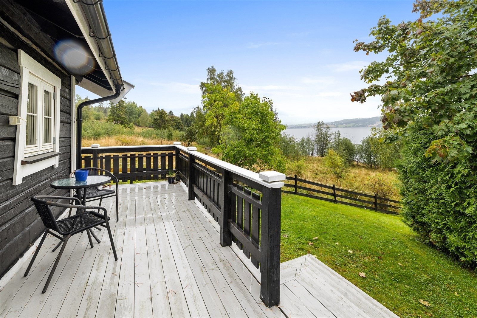 Uteplass med utsikt. Galleribilde