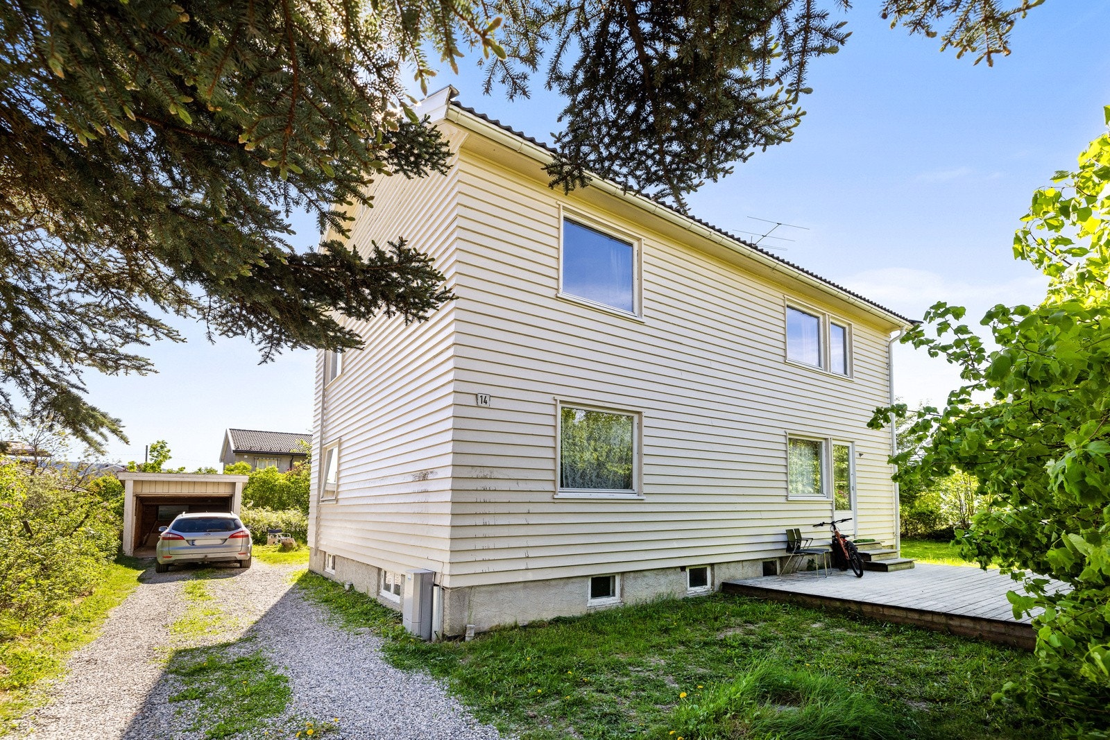 En horisontaldelt tomannsbolig sentralt i Hønefoss. Galleribilde