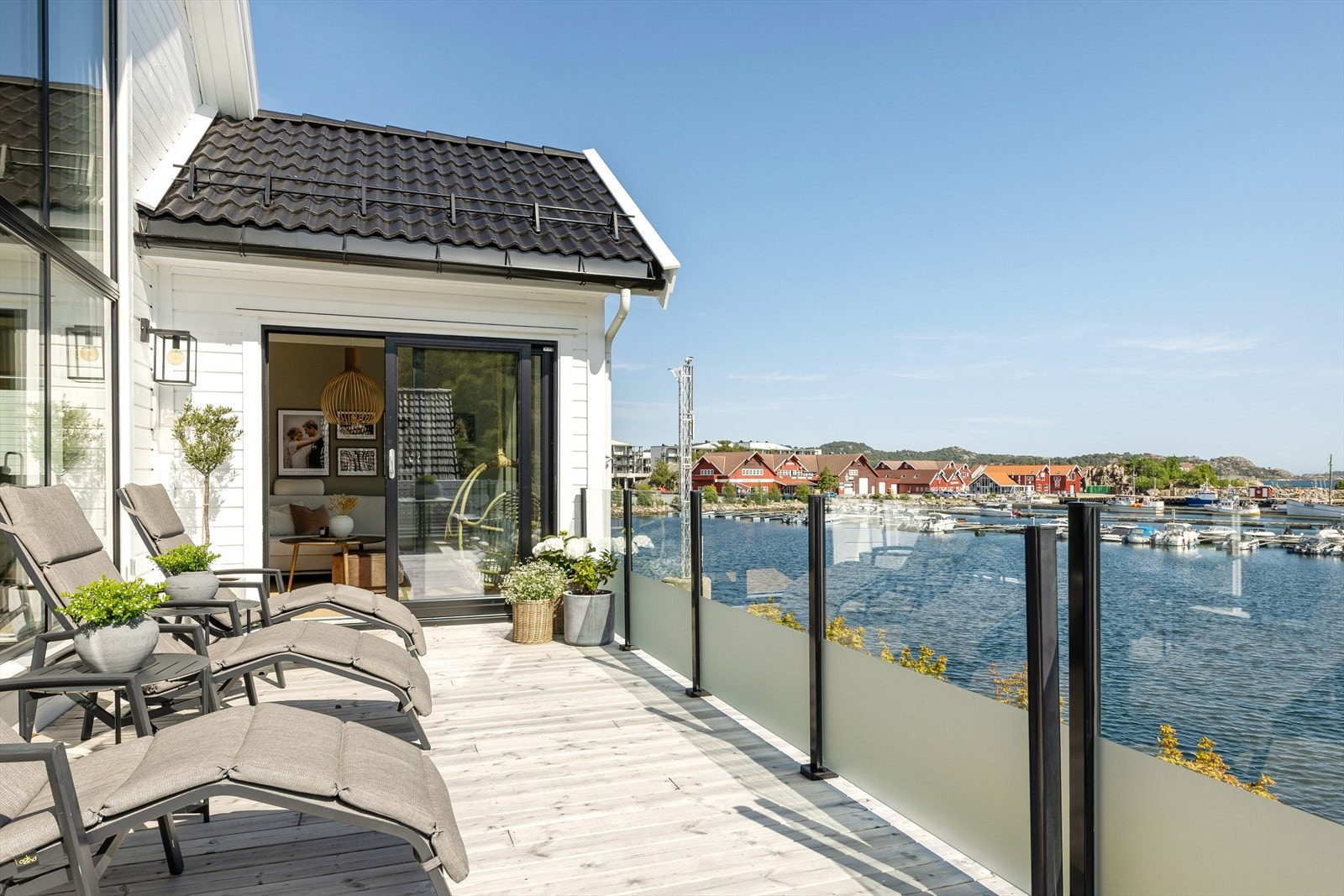 Terrasse i front Galleribilde