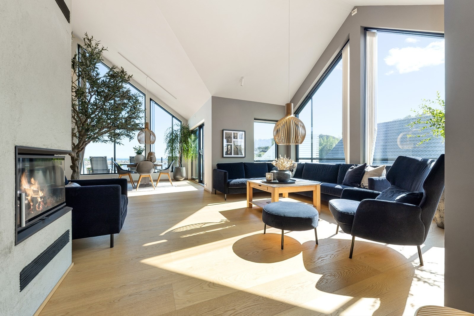 Vedovn mellom daglig og tv-stue Galleribilde