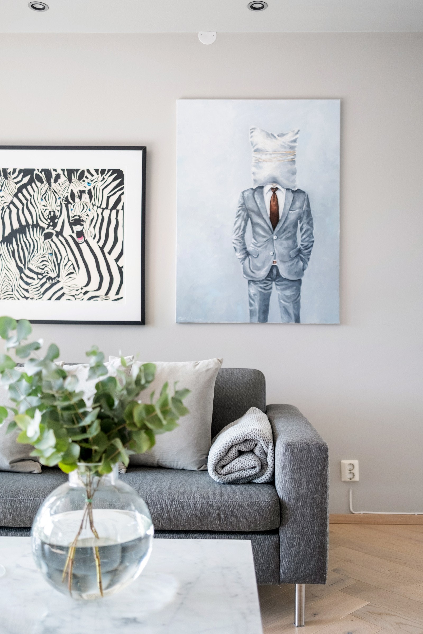 Boligen er holdt i lekre og lyse farger. Galleribilde