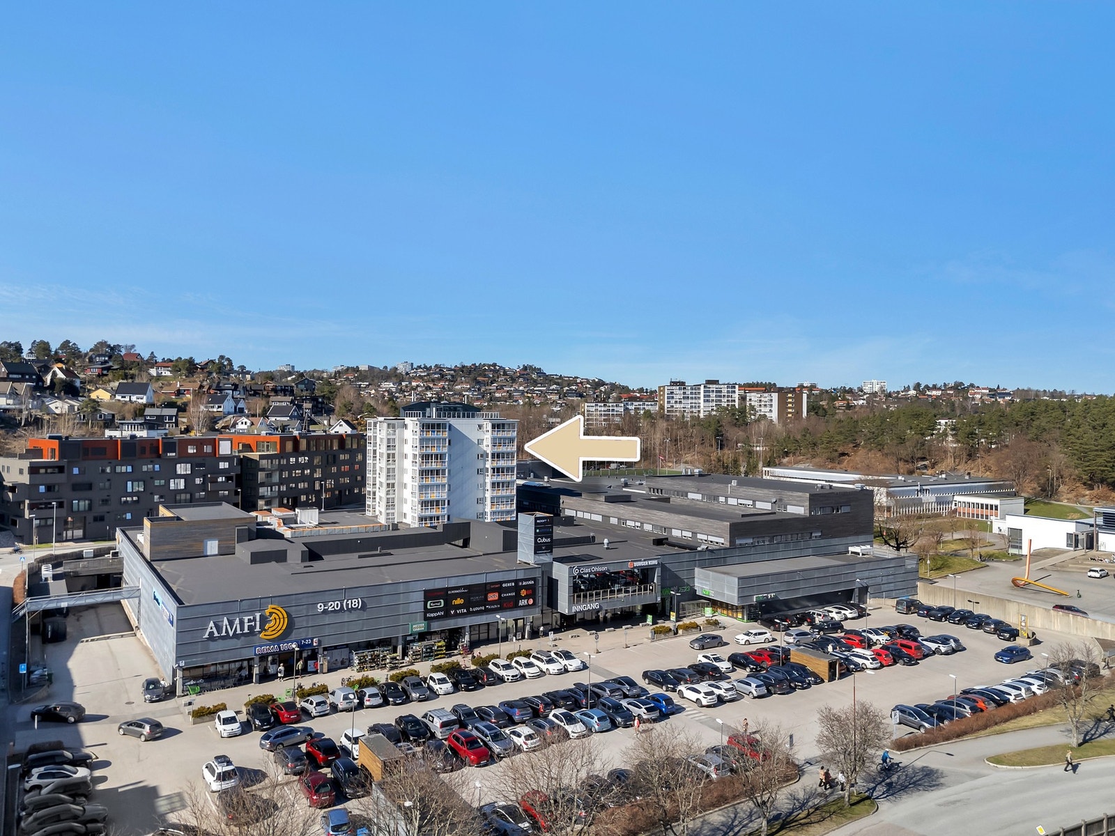 Sentral og god beliggenhet med alt av servicetilbud like utenfor døren Galleribilde