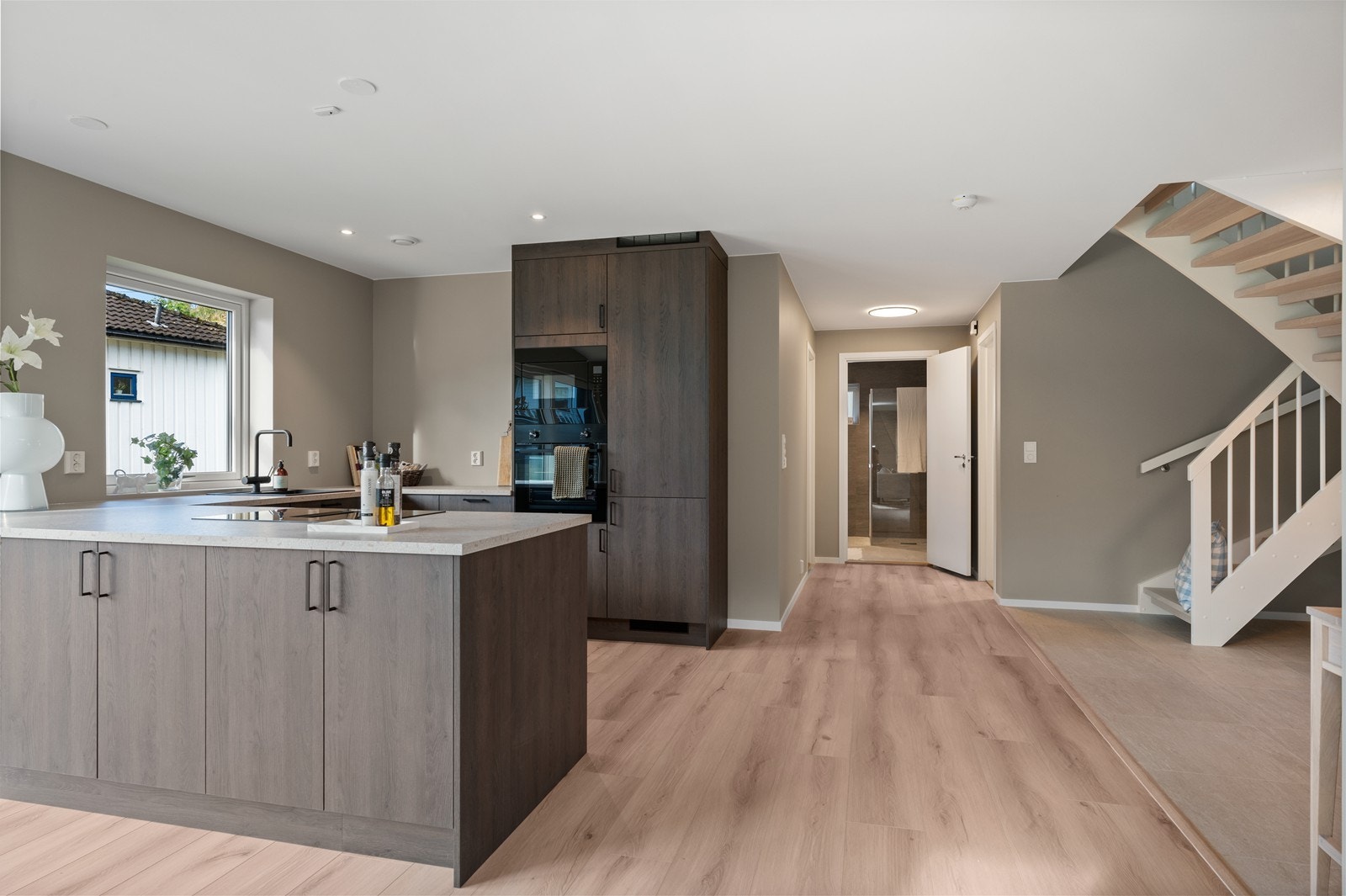 Trapp til 2. etasje. Galleribilde