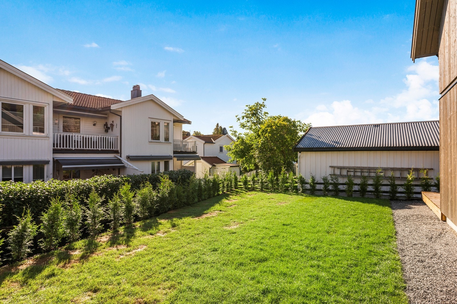 Her har du stor solrik, flat og barnevennlig tomt. Galleribilde