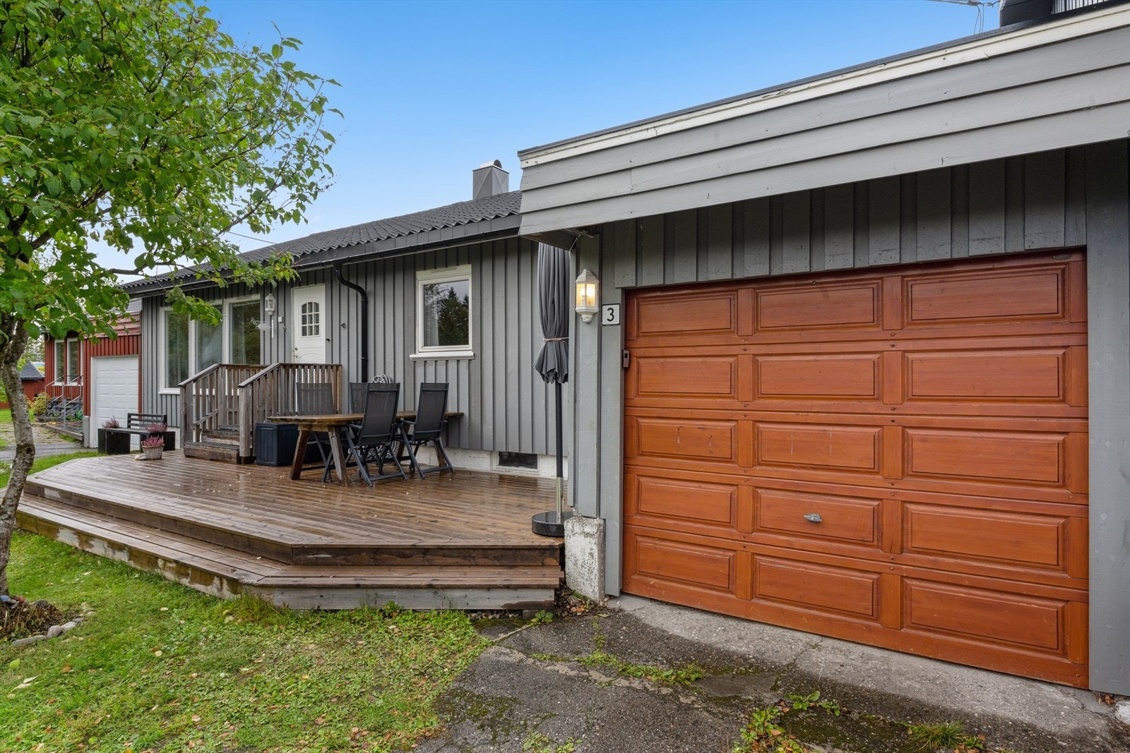 Parkering i garasje. Galleribilde